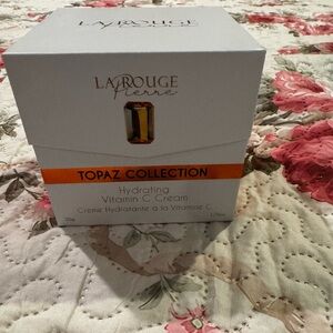 Topaz Collection Vitamin C Moisturizer - White and Gold